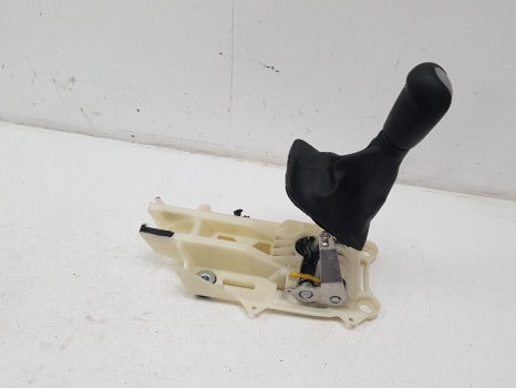 VOLVO C30 R-DESIGN E4 4 DOHC GEAR STICK 8128 30 8161 2006-2012 2006,2007,2008,2009,2010,2011,2012 8128 30 8161     GOOD