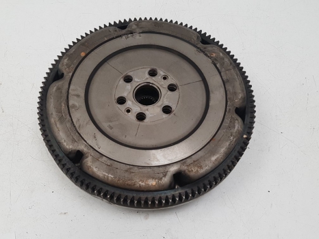 VOLVO C30 R-DESIGN E4 4 DOHC CLUTCH 8M517563AC 2006-2012 2006,2007,2008,2009,2010,2011,2012VOLVO C30 R-DESIGN E4 4 DOHC CLUTCH 8M517563AC 2006-2012 8M517563AC      Used