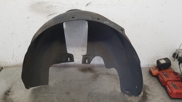 #23589 VOLVO C30 R-DESIGN DRIVE D 2006-2012 INNER WING/ARCH LINER (REAR DRIVER SIDE) 2006,2007,2008,2009,2010,2011,2012VOLVO C30 2007-2012 INNER WING ARCH LINER (REAR DRIVER SIDE) PART NO 30744039  30744039     GOOD