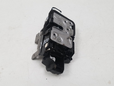 VOLVO V40 T2 R-DESIGN E6 4 DOHC DOOR LOCK MECH (REAR DRIVER SIDE) 31301428, 31440394, 933387102 2012-2017 2012,2013,2014,2015,2016,2017VOLVO V40 REAR DOOR LOCK 2012 - 2017  RH REAR UK O/S/R DRIVERS SIDE 31301428 31301428, 31440394, 933387102     GOOD