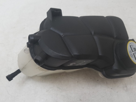 VOLVO V70 S80 S60 V60 XC60 10-16 D5 RADIATOR EXPANSION BOTTLE 6G91-8K218-D2L4A VOLVO S60 D2 SE LUXURY NAV E5 4 SOHC RADIATOR EXPANSION BOTTLE 6G91-8K218-D2L4A 2014-2018 2014,2015,2016,2017,2018VOLVO V70 S80 S60 V60 XC60 10-16 D5 RADIATOR EXPANSION BOTTLE 6G91-8K218-D2L4A 6G91-8K218-D2L4A GOOD