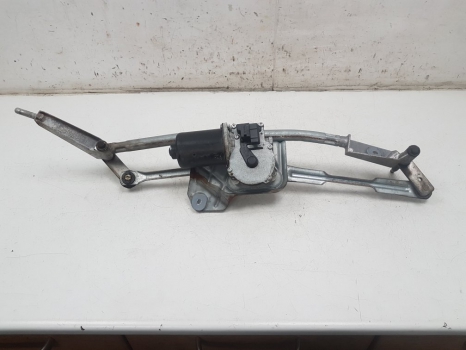#24734 VOLVO XC90 D5 S E4 AWD ESTATE 5 DOORS 2000-2010 2401 WIPER MOTOR (FRONT) & LINKAGE 2000,2001,2002,2003,2004,2005,2006,2007,2008,2009,2010VOLVO XC90 2003 - 2014 FRONT WIPER MOTOR WITH LINKAGE 30753092  30753092     GOOD