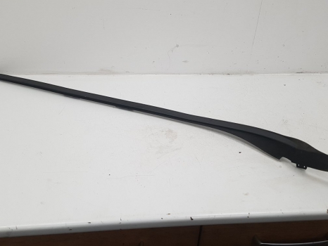 VOLVO S60 WINDSCREEN MOULDING SEAL 2012 - 2018 LEFT HAND UK PASSENGER SIDE VOLVO S60 WINDSCREEN MOULDING (PASSENGER SIDE) 30753985 2010-2015 2010,2011,2012,2013,2014,2015VOLVO S60 WINDSCREEN MOULDING SEAL 2012 - 2018 LEFT HAND UK PASSENGER SIDE 30753985 GOOD