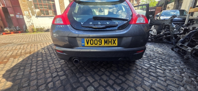 VOLVO C30 R DESIGN 06-2009 COMPLETE REAR BUMPER 39885368 455 TITANIUM GREY VOLVO C30 SPORT E4 4 DOHC BUMPER (REAR) 39885368 2006-2012 2006,2007,2008,2009,2010,2011,2012VOLVO C30 R DESIGN 06-2009 COMPLETE REAR BUMPER 39885368 455 TITANIUM GREY 39885368 GOOD