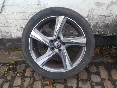 VOLVO V40 D2 R-DESIGN NAV E5 4 SOHC ALLOY WHEEL - SINGLE 31423521, IXION, 17 INCH 2012-2016 2012,2013,2014,2015,2016VOLVO V40 ALLOY WHEEL 2012-2017 - 17 INCH R-DESIGN FITS S60 V60 31423521 31423521, IXION, 17 INCH     GOOD