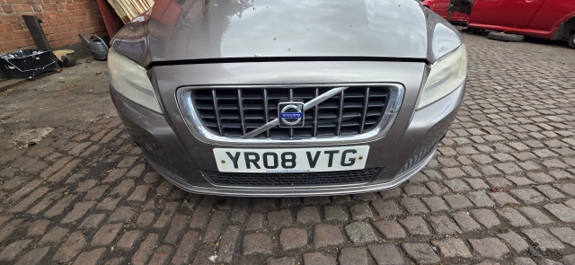 VOLVO V70 D SE E4 5 DOHC FRONT GRILL 31255500 2007-2010 2007,2008,2009,2010VOLVO V70 SE SPEC FRONT GRILL  2007-2015 31255500 31255500     GOOD