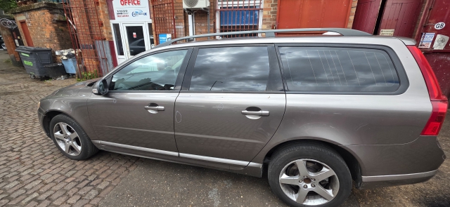 VOLVO V70 DOOR REAR PASSENGER SIDE 31335625 472 OYSTER GREY PEARL 2077 - 2016 VOLVO V70 D SE E4 5 DOHC DOOR - BARE (REAR PASSENGER SIDE) 31335625 2007-2010 2007,2008,2009,2010VOLVO V70 DOOR REAR PASSENGER SIDE 31335625 472 OYSTER GREY PEARL 2077 - 2016 31335625 WORN