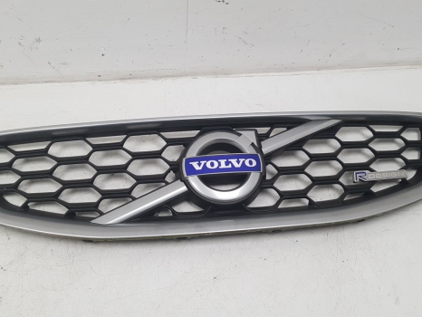 VOLVO C30 R-DESIGN E4 4 DOHC GRILLE - CENTRE 31290845, 31214622 2010-2012 2010,2011,2012VOLVO C30 R-DESIGN  GRILLE - CENTRE 31290845, 31214622 2010-2012 31290845, 31214622      GOOD