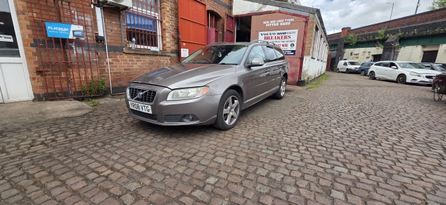 VOLVO V70 MK3 REAR DOOR UK OFFSIDE DRIVERS SIDE 472 OYSTER GREY PEARL 2007 - 13 VOLVO V70 D SE E4 5 DOHC DOOR - BARE (REAR DRIVER SIDE) 32228897 2007-2010 2007,2008,2009,2010VOLVO V70 MK3 REAR DOOR UK OFFSIDE DRIVERS SIDE 472 OYSTER GREY PEARL 2007 - 13 32228897 GOOD