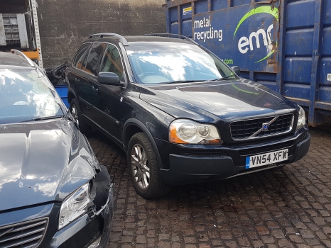 VOLVO XC 90 D5 SE AWD SEMI-AUTO 2002-2006 BREAKING FOR SPARES  2002,2003,2004,2005,2006VOLVO XC 90 D5 SE AWD SEMI-AUTO 2003-2006 BREAKING FOR SPARES       Used