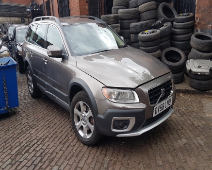 VOLVO XC70 D5 SE LUXURY AWD E4 5 DOHC 2007-2011 BREAKING FOR SPARES  2007,2008,2009,2010,2011VOLVO XC70 D5 SE LUXURY AWD E4 5 DOHC 2007-2011 BREAKING FOR SPARES       Used