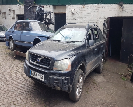 VOLVO XC90 D5 SE 5 DOHC 2003-2005 BREAKING FOR SPARES  2003,2004,2005VOLVO XC90 D5 SE 5 DOHC 2003-2005 BREAKING FOR SPARES       Used