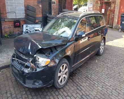VOLVO V70 D DRIVE SE LUXURY E4 4 DOHC 2008-2011 BREAKING FOR SPARES  2008,2009,2010,2011VOLVO V70 D DRIVE SE LUXURY E4 4 DOHC 2008-2011 BREAKING FOR SPARES       Used