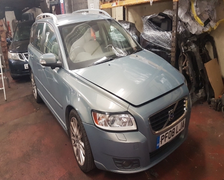 VOLVO V50 SE LUXURY D AUTO 2008-2012 BREAKING FOR SPARES  2008,2009,2010,2011,2012VOLVO V50 SE LUXURY D AUTO 2008-2012 BREAKING FOR SPARES       Used