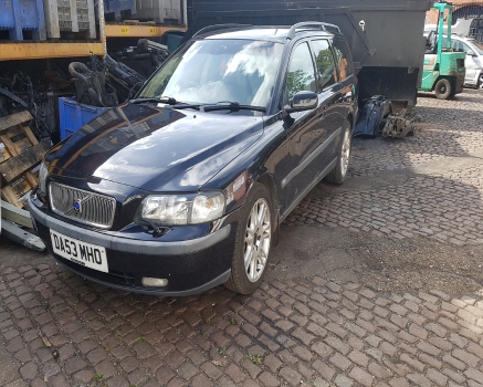 VOLVO V70 D5 SE AUTO 2000-2007 BREAKING FOR SPARES  2000,2001,2002,2003,2004,2005,2006,2007      Used