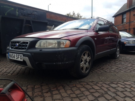 VOLVO XC70 D5 SE AWD E3 5 DOHC 2004-2007 BREAKING FOR SPARES  2004,2005,2006,2007      Used
