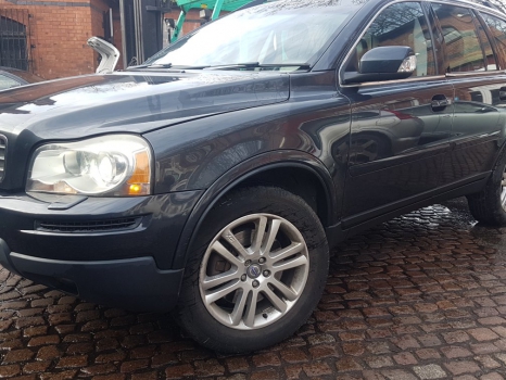 VOLVO XC90 D5 SE LUXURY AWD E4 5 DOHC 2005-2010 BREAKING FOR SPARES  2005,2006,2007,2008,2009,2010      Used