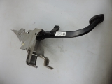  VOLVO C70 2 DOOR CONVERTIBLE 2004-2012 CLUTCH PEDAL 2004,2005,2006,2007,2008,2009,2010,2011,2012 C86HA 4N51-7B633-DS     GOOD