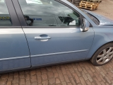 #22050 VOLVO S40 S D DRIVE SALOON 4 DOORS 2005-2012 DOOR - BARE (FRONT DRIVER SIDE) BLUE 2005,2006,2007,2008,2009,2010,2011,2012 VOLVO S40 V50 2008-2012 RH UK O/S/F DRIVERS  FRONT BARE BASIC DOOR BLUE 490 CHAMELEON BLUE 490     GOOD