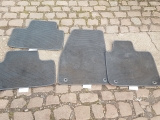 VOLVO XC40 FLOOR MATS 31469325 2019-2021 2019,2020,2021VOLVO XC40  2019 - 2021 GREY FLOOR MATS 31469325 31469325     Used