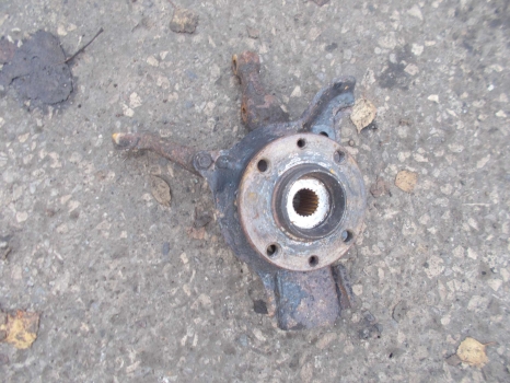 FIAT SEICENTO SPORTING 1998-2003 STUB AXLE - DRIVER FRONT