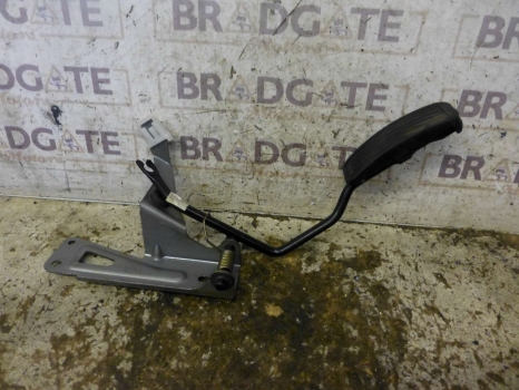 MAZDA 3 2004-2006 ACCELERATOR PEDAL