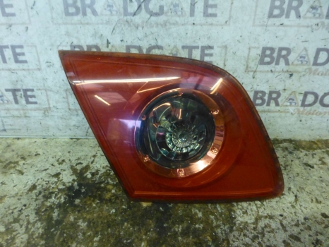 MAZDA 3 2004-2006 REAR/TAIL LIGHT ON TAILGATE (PASSENGER SIDE)