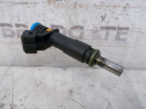 VAUXHALL ZAFIRA TOURER 2012-2016 1796 INJECTOR (PETROL)