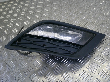 SEAT IBIZA SE 2009-2014 FOG LIGHT AND SURROUND (FRONT DRIVER SIDE)