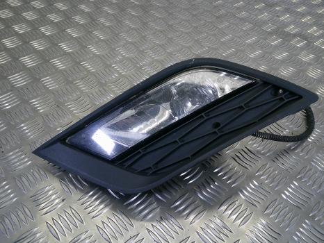 SEAT IBIZA SE 2009-2014 FOG LIGHT AND SURROUND (FRONT PASSENGER SIDE)
