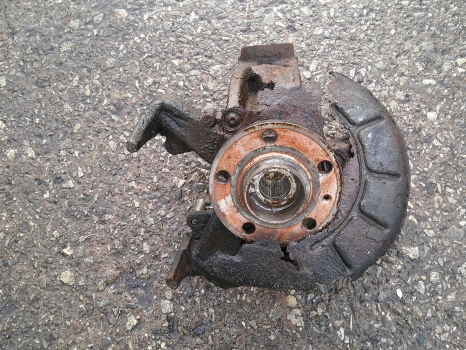 SEAT IBIZA SE 2009-2014 STUB AXLE - PASSENGER FRONT