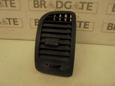VOLKSWAGEN POLO 1999-2002 FRONT AIR VENT (PASSENGER SIDE)