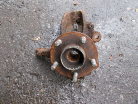 FORD FOCUS C-MAX 2004-2007 STUB AXLE - DRIVER FRONT