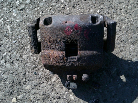 FIAT PUNTO EASY 2012-2018 CALIPER AND CARRIER (FRONT DRIVER SIDE)