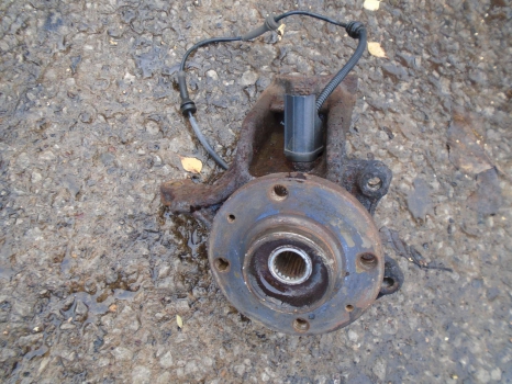 PEUGEOT 208 2012-2019 STUB AXLE - DRIVER FRONT