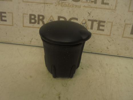 RENAULT CLIO 2005-2009 ASHTRAY (FRONT)