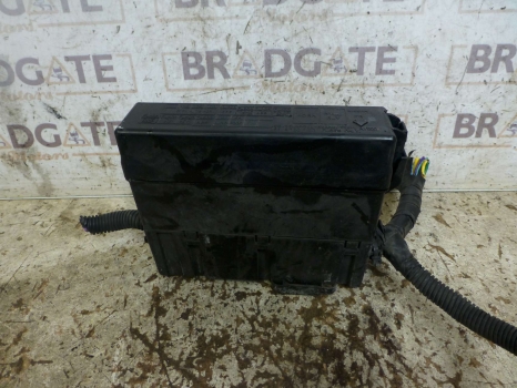 NISSAN NOTE E11 2006-2009 1.4 FUSE BOX (IN ENGINE BAY)