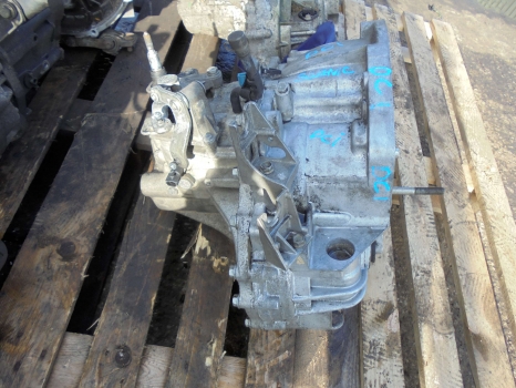 RENAULT SCENIC 2003-2008 GEARBOX - MANUAL