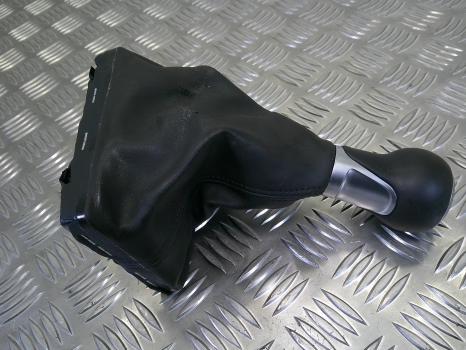 AUDI A5 QUATTRO 2012-2015 GEARSTICK KNOB AND GAITOR