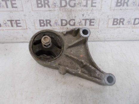 VAUXHALL ASTRA 2004-2009 ENGINE MOUNT