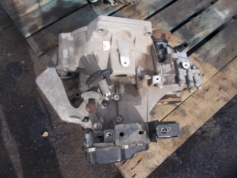 VOLKSWAGEN POLO 6R 2009-2014 GEARBOX - MANUAL