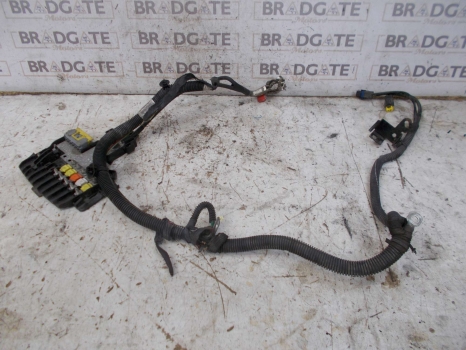 CITROEN C4 GRAND PICASSO 2007-2011 BATTERY FUSE BOARD AND CABLES