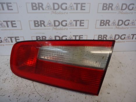 RENAULT LAGUNA 2001-2005 REAR/TAIL LIGHT ON TAILGATE (DRIVERS SIDE)
