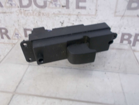 MAZDA 3 2004-2006 ELECTRIC WINDOW SWITCH - SINGLE