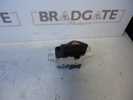 FORD FOCUS 1998-2004 HAZARD SWITCH