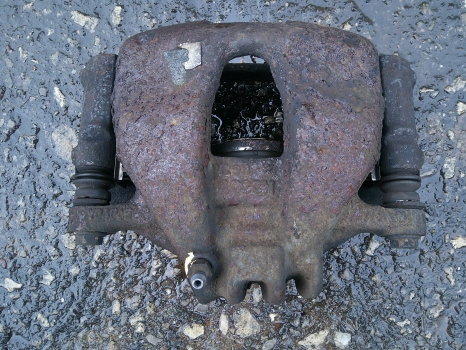 PEUGEOT 3008 2008-2012 CALIPER AND CARRIER (FRONT PASSENGER SIDE)