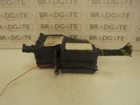FORD FOCUS 2005-2007 2.0 FUSE BOX (IN ENGINE BAY)