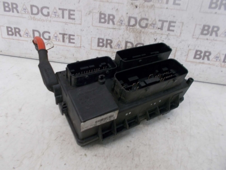 VAUXHALL CORSA D 2006-2011 FUSE BOX (IN ENGINE BAY)