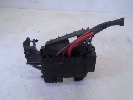 VOLKSWAGEN UP 2011-2019 BATTERY FUSE BOARD AND POSITIVE CLAMP
