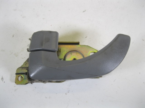 KIA SORENTO CRDI XE 2002-2006 DOOR HANDLE - INTERIOR (REAR PASSENGER SIDE) SILVER